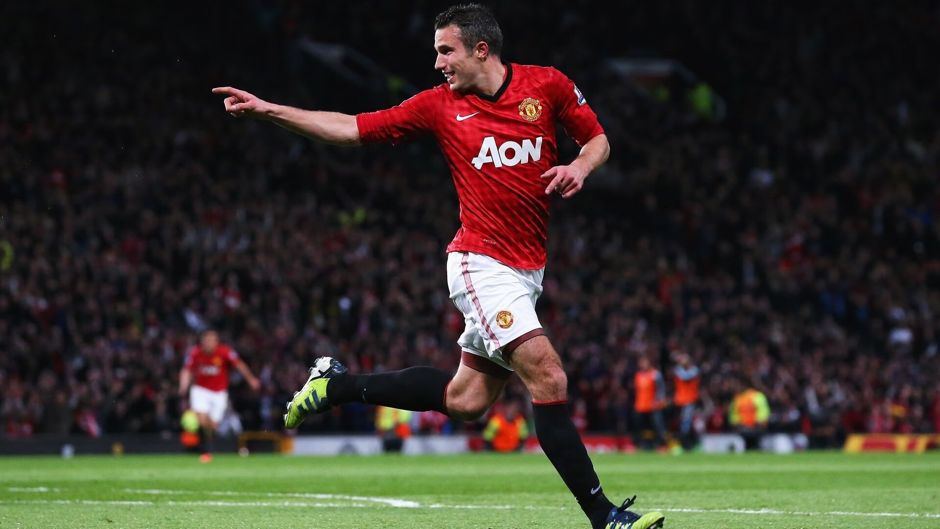 球迷再评舍什科去留争论升级,红魔锋线重建难题尚在