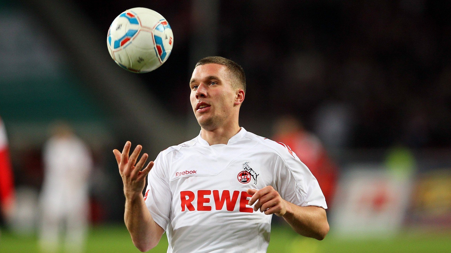 篮网锋线防守稳固，限制对手得分，篮网的中锋还是不行